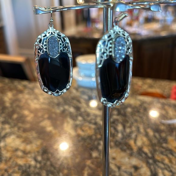 Kendra Scott drop earrings - Picture 4 of 5